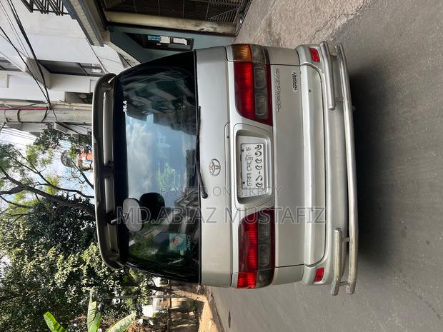 Toyota Hiace 2002