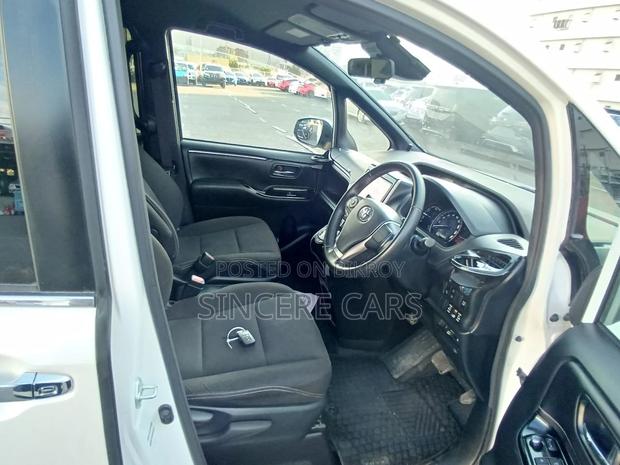 Toyota Esquire XI HYB 2 PWR DOOR 2020