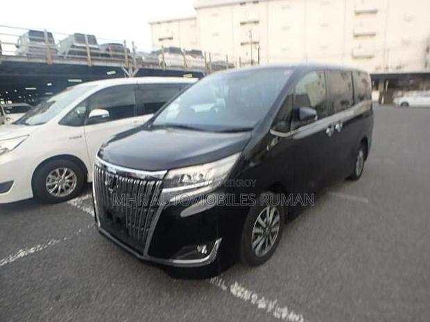 Toyota Esquire XI Plg 2019