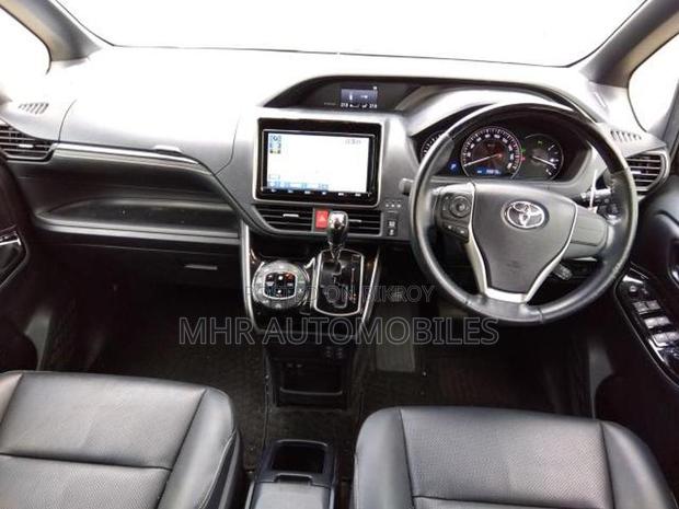 Toyota Esquire GI Pkg 2019