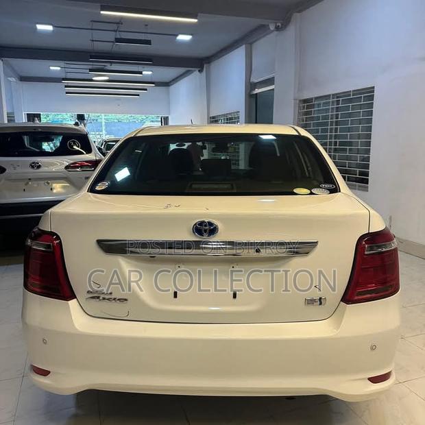 Toyota Axio Ex Hybrid 2020