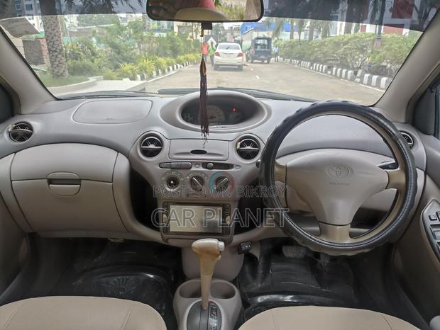 Toyota Platz 2000 Blue