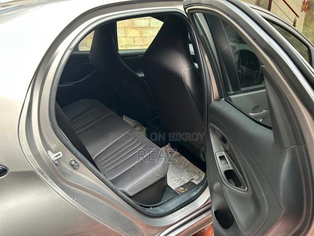 Toyota Yaris 1.5 Sedan L 2020 Brown