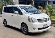 Toyota Noah 2010 Pearl for sale
