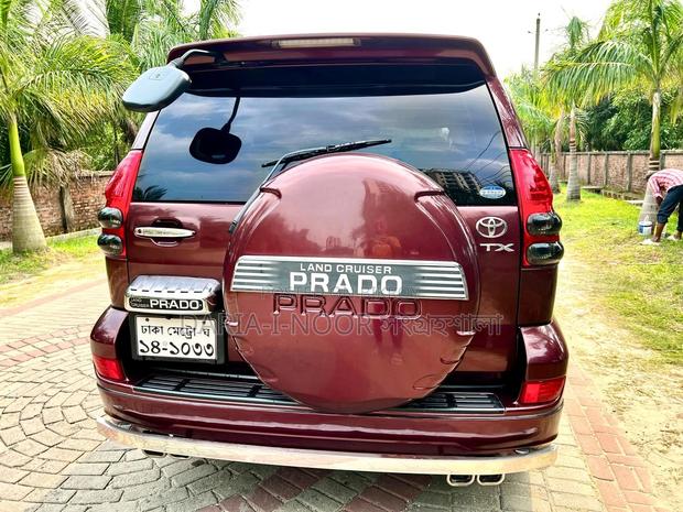 Toyota Prado . 2003