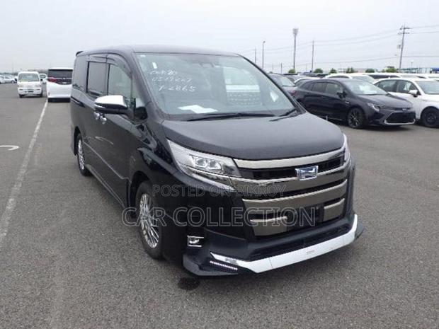 Toyota Noah SI WXB 3 HYBRID 2021