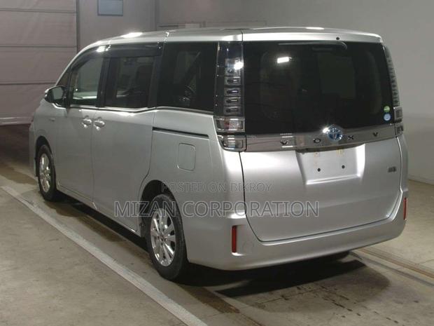 Toyota Voxy X Package-Silver 2020