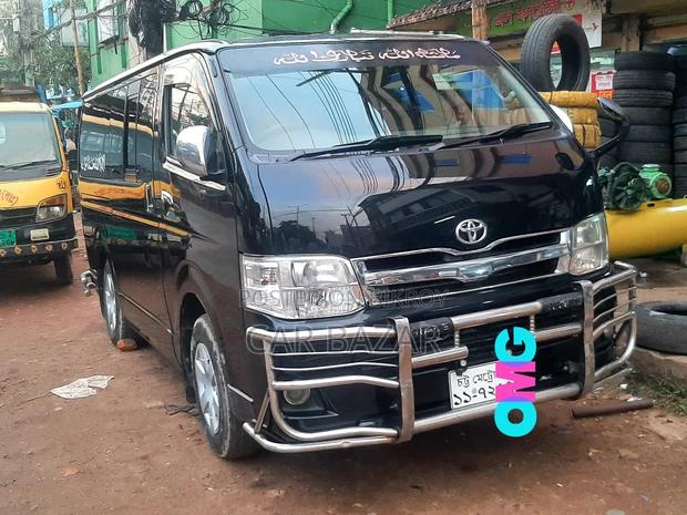 Toyota Hiace Super GL Black 2012