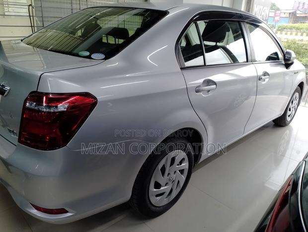 Toyota Axio 1.5 Hybrid 2WD 2020 Silver