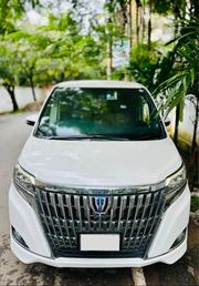 Toyota Noah Esquire Gi Premium 2017 for sale