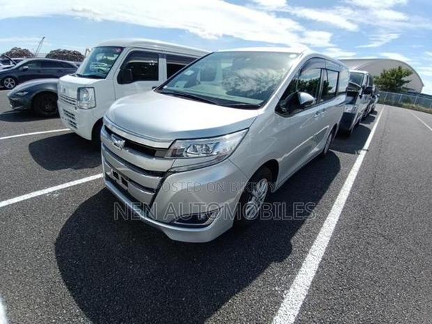 Toyota Noah X Smart 2020