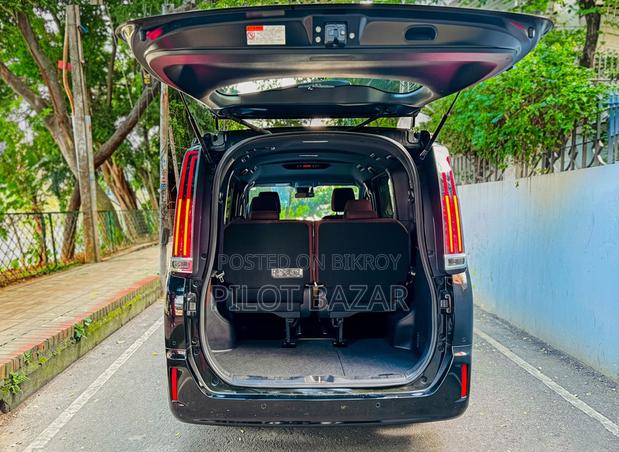 Toyota Noah G - Hybrid 2020