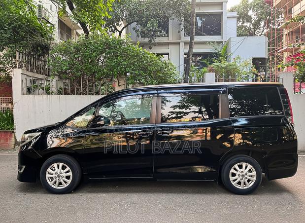 Toyota Noah G - Hybrid 2020