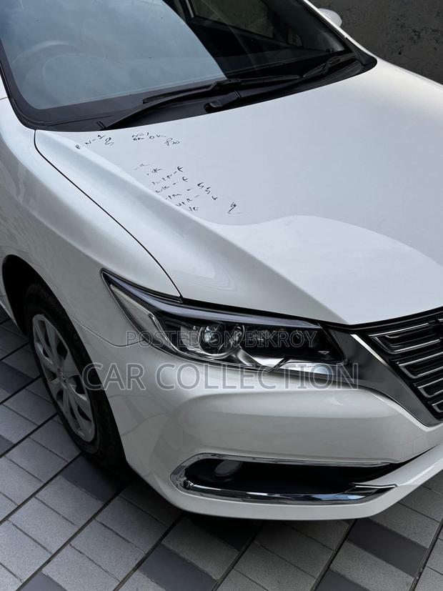 Toyota Premio F 2020