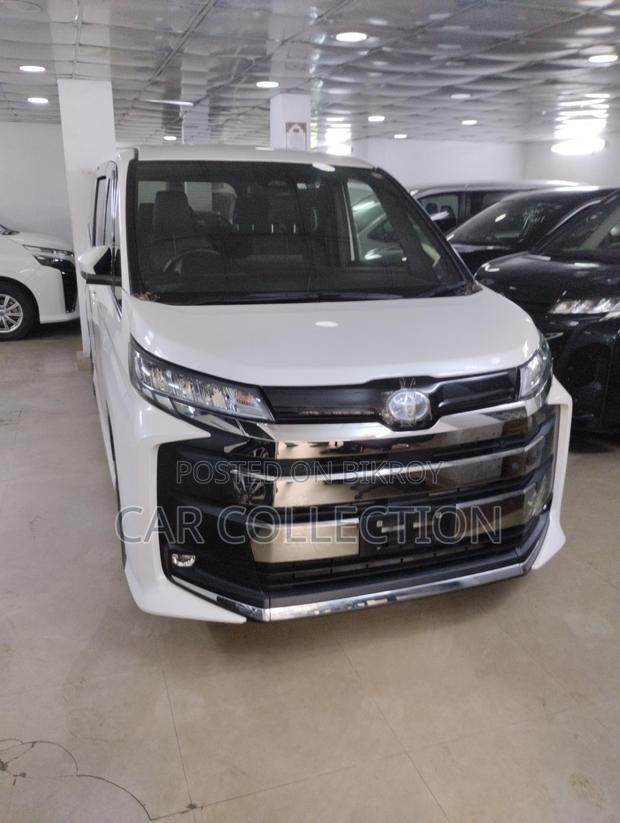 Toyota Noah SZ 2022