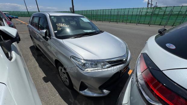 Toyota Fielder Ex 2020