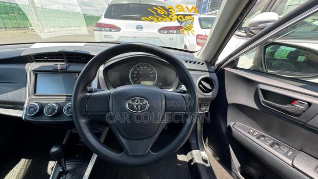Toyota Fielder Ex 2020