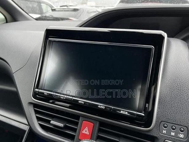 Toyota Noah si wxb non hybrid 2 2020