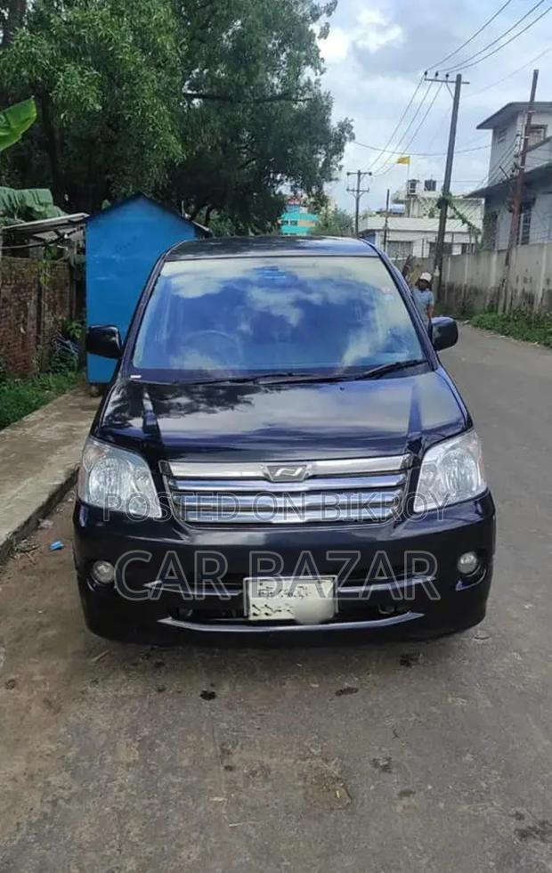 Toyota Noah 2.0 FWD (8 Seater) 2003 Black