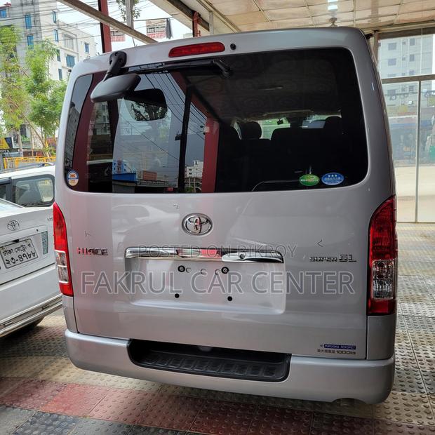 Toyota HiAce 2019 Silver