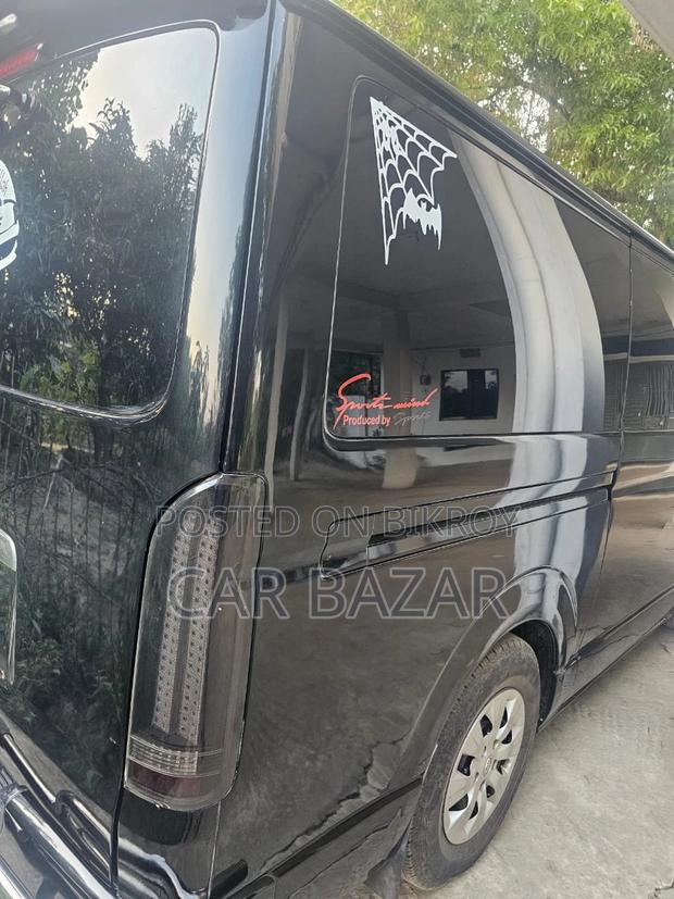 Toyota Hiace Super GL Black 2006