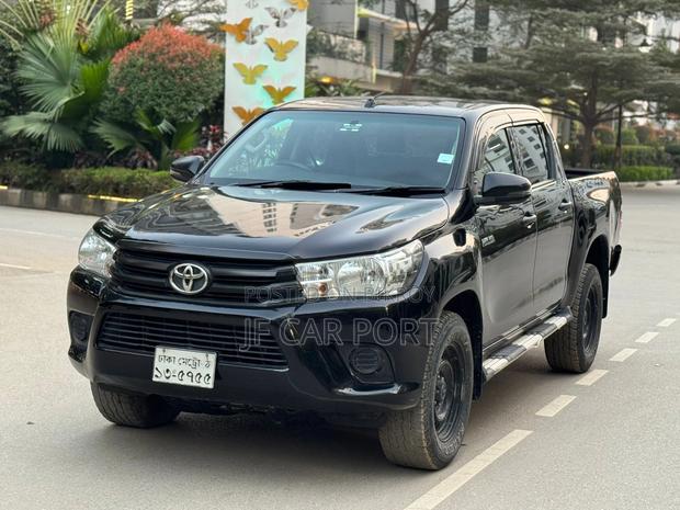 Toyota Hilux 2018 Black