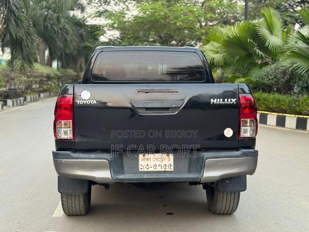 Toyota Hilux 2018 Black