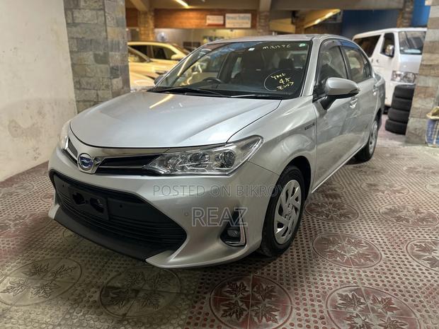 Toyota Axio 1.5 Hybrid 2WD 2020 White