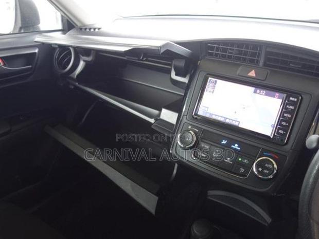 Toyota Axio EX HYBRID SILVER 2020