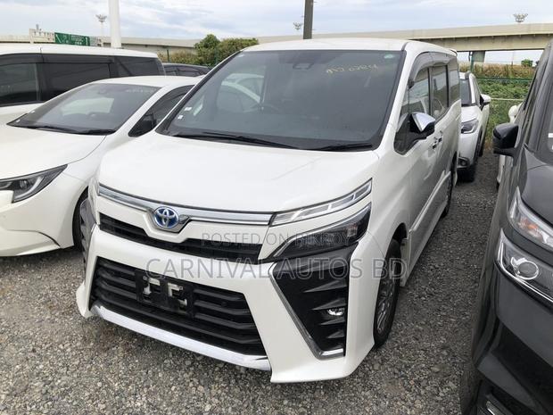 Toyota Voxy ZS KIRAMEKI PEARL 2020