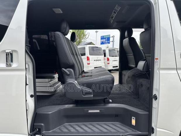 Toyota Hiace SUPER GL DARK PRIME 2020