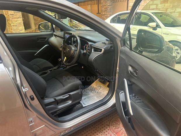 Toyota Corolla Cross 1.8 Hybrid FWD 2022 Gray