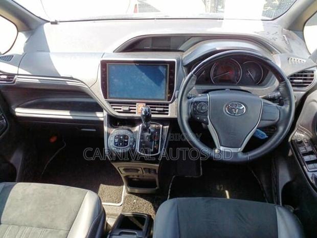 Toyota Esquire GI PREMIUM NON-HY 2020