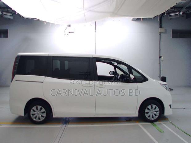 Toyota Noah X NON-HYBRID 2021