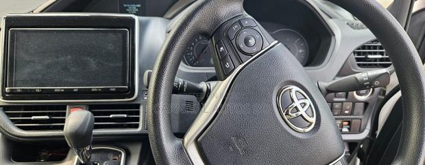 Toyota Noah X NON-HYBRID 2021