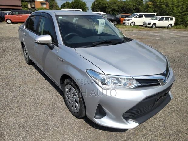 Toyota Axio 2021 Silver