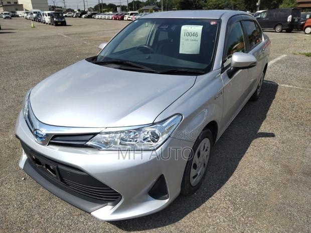 Toyota Axio 2021 Silver