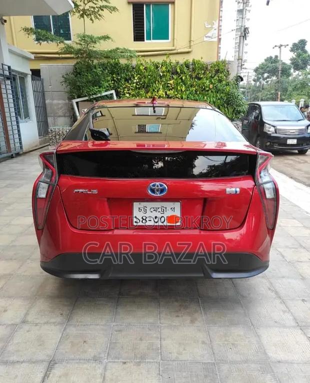 Toyota Prius S Touring Selection 2018