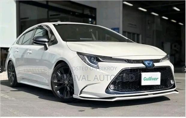 Toyota Corolla WXB HYBRID PEARL 2021