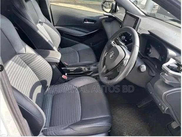 Toyota Corolla WXB HYBRID PEARL 2021