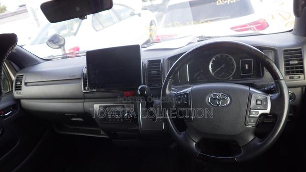 Toyota Hiace SUPER GL DARK PRIME 2020