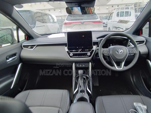 Toyota Corolla Cross Z lethr-5grade-451km 2024