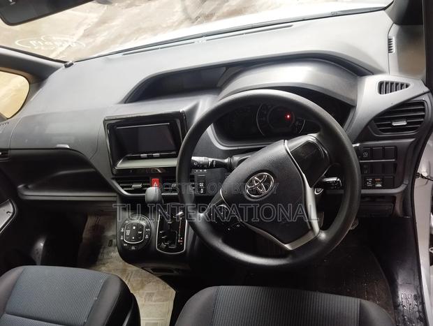 Toyota Noah KEY START NON HV-PKG 2020