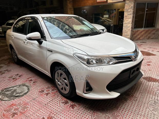 Toyota Axio 2021 White