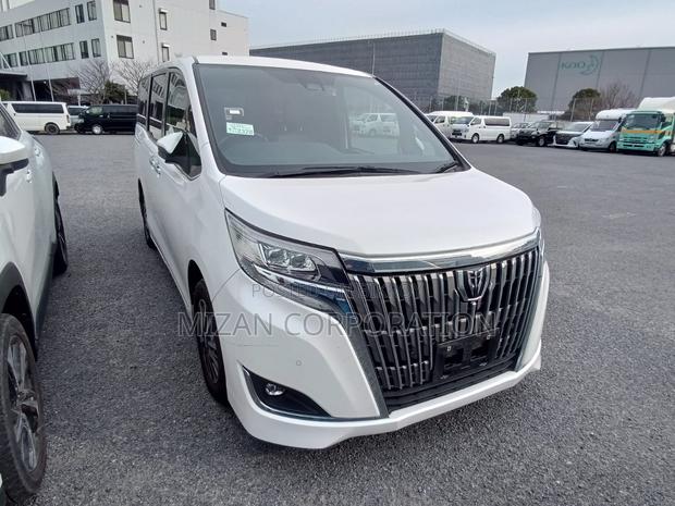 Toyota Esquire Gi package 2021