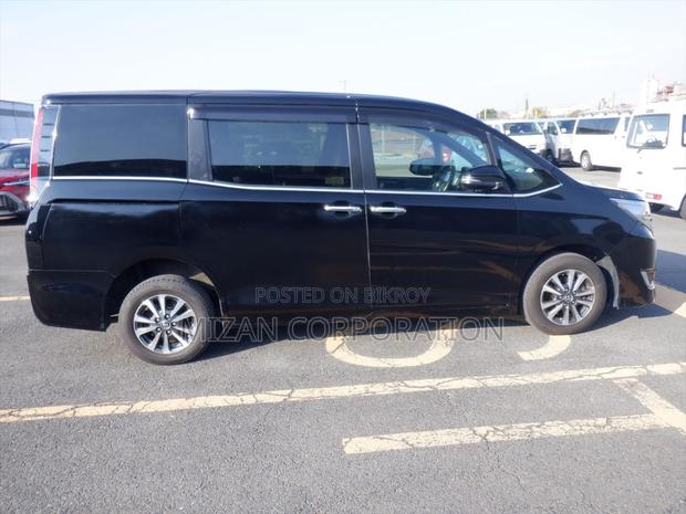 Toyota Esquire Gi Premium 2020