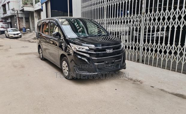 Toyota Noah NON HYBRID PACKAGE 2020