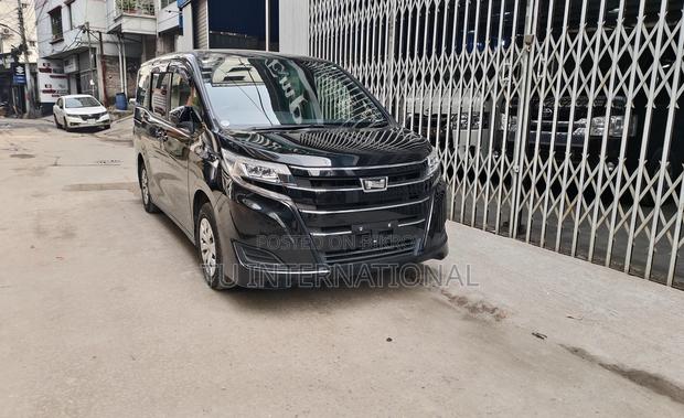 Toyota Noah NON HYBRID PACKAGE 2020