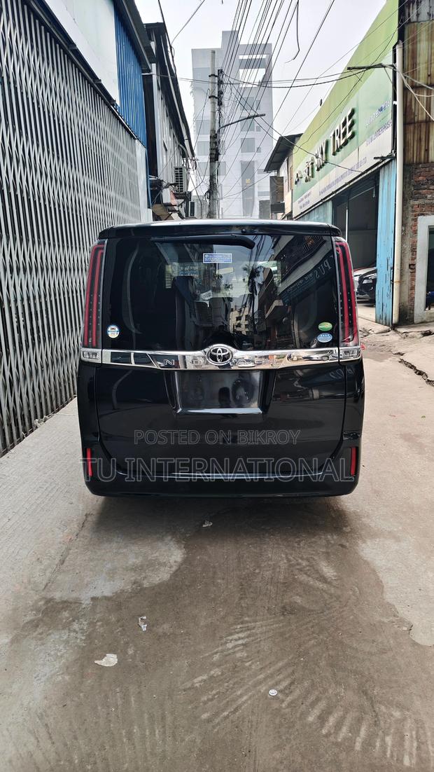 Toyota Noah non-hybrid 2020