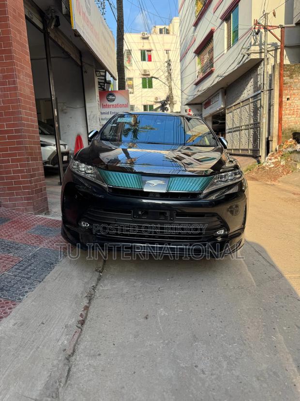Toyota Harrier SUNROOF ALPINE NEVI. 2020